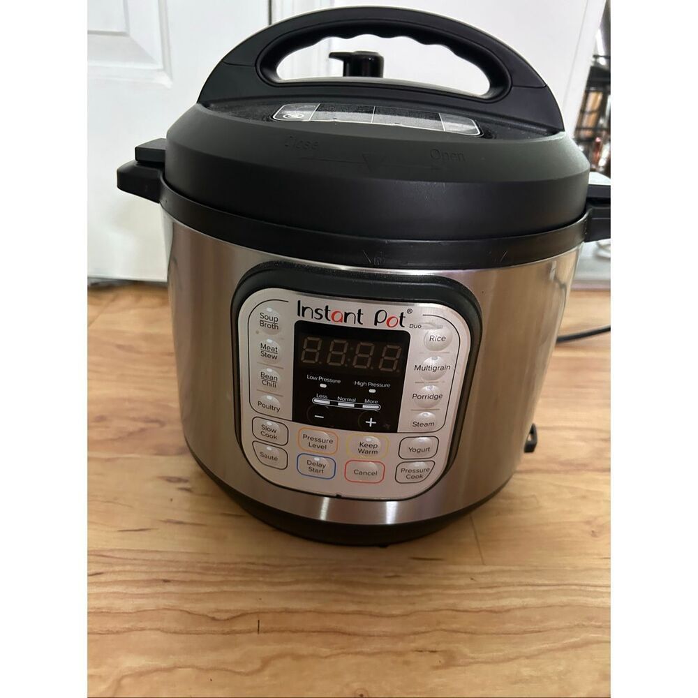 Instant Pot DUO60 6 qt Electric Pressure Cooker -stainless steel